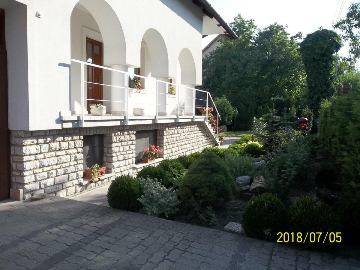 Viragos Vendeghaz Balatonfuered Apartment Exterior photo